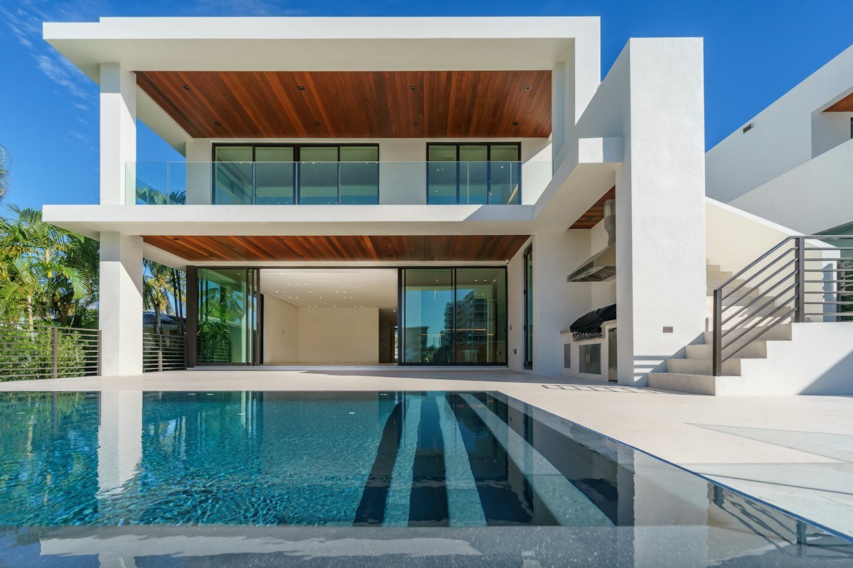 Villa with pool